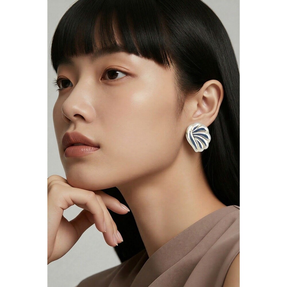 Sterling Silver Puffy Wings Clip-On Geometric Statement Earrings ca 1990s - Picture 2 of 9